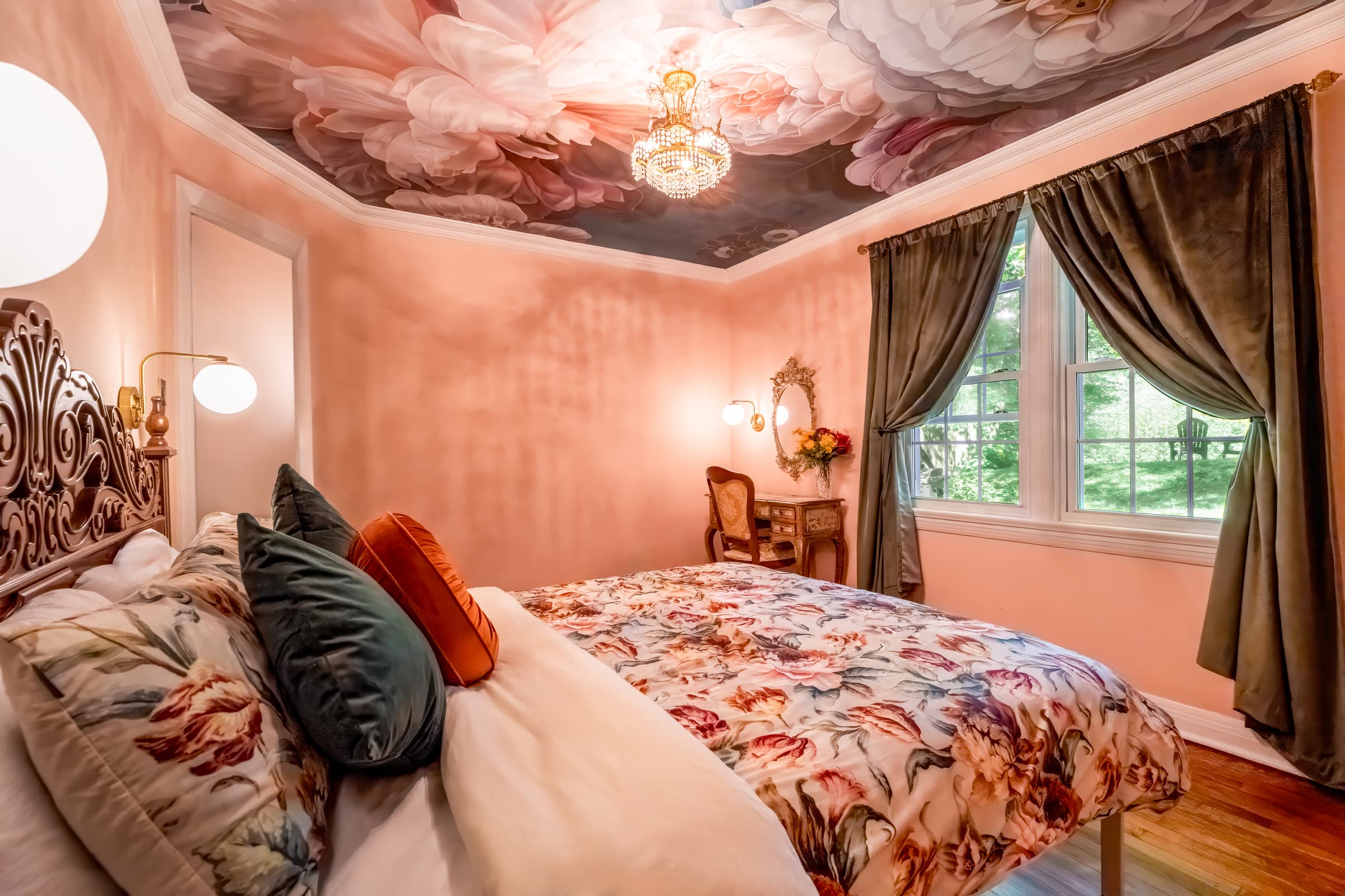 Heritage bedroom — lakeside cottage near Montreal, Maison Kilmar